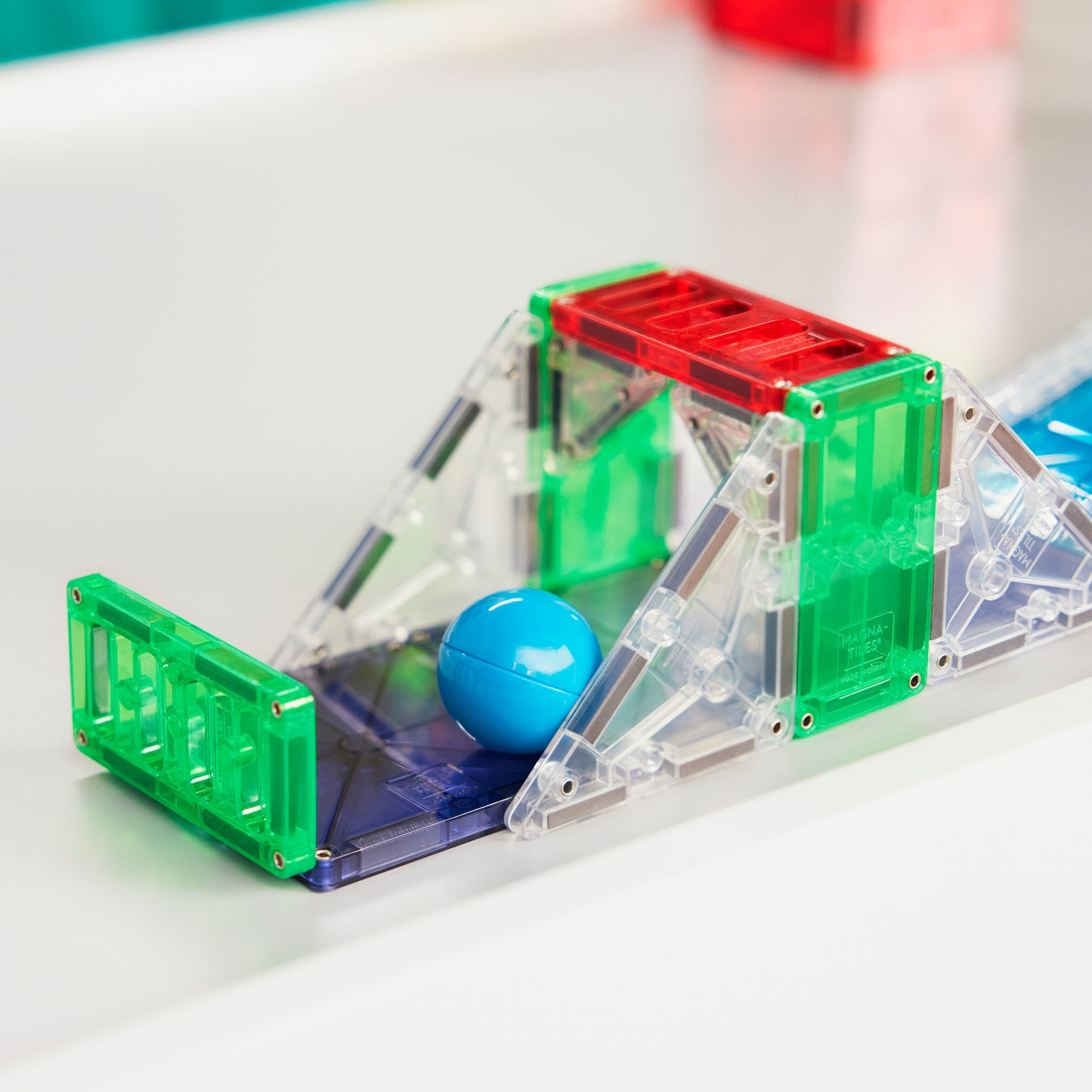 Magna-Tiles Rail Racers Deluxe 90-Piece Set