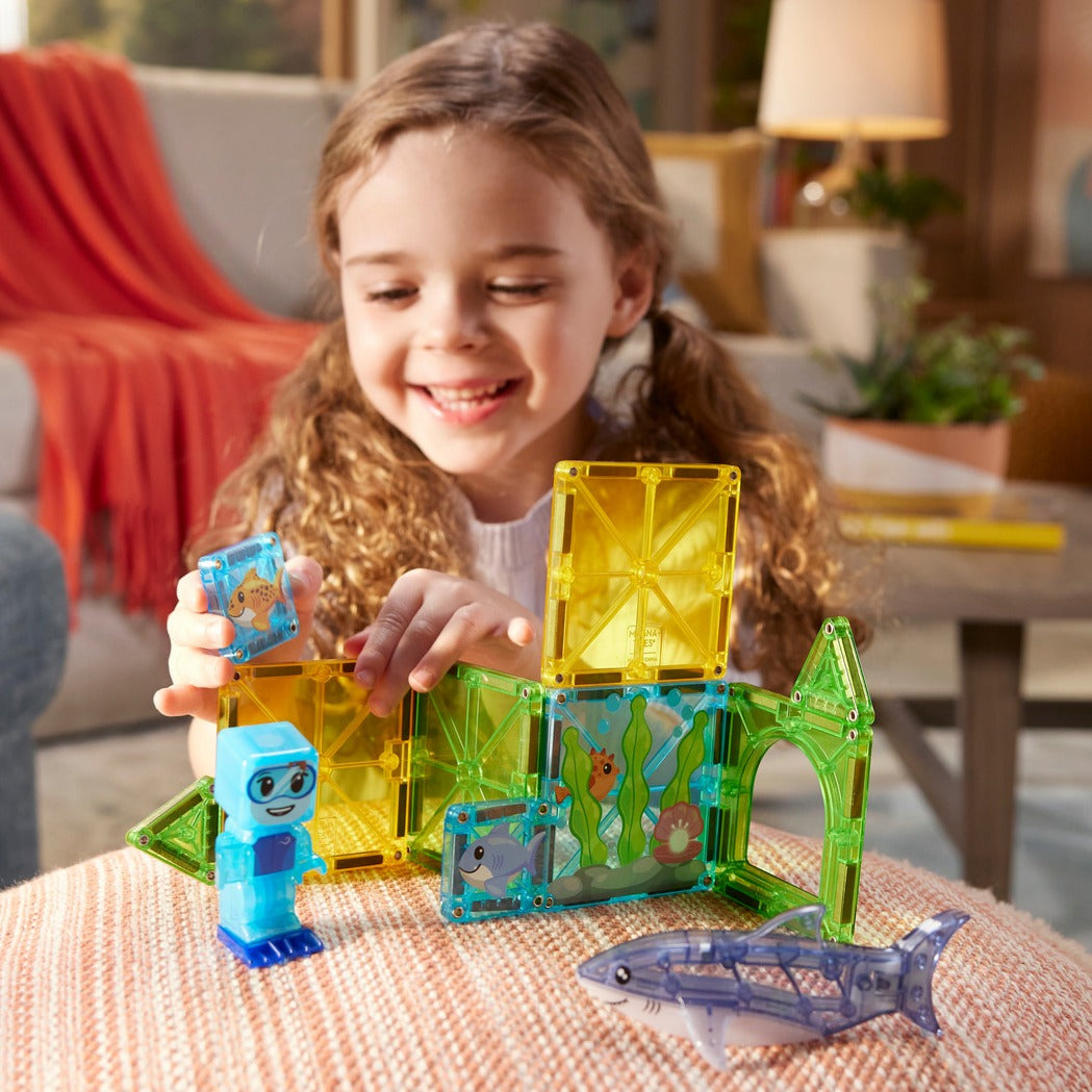 MAGNA-TILES® Shark Dive 13-Piece Set