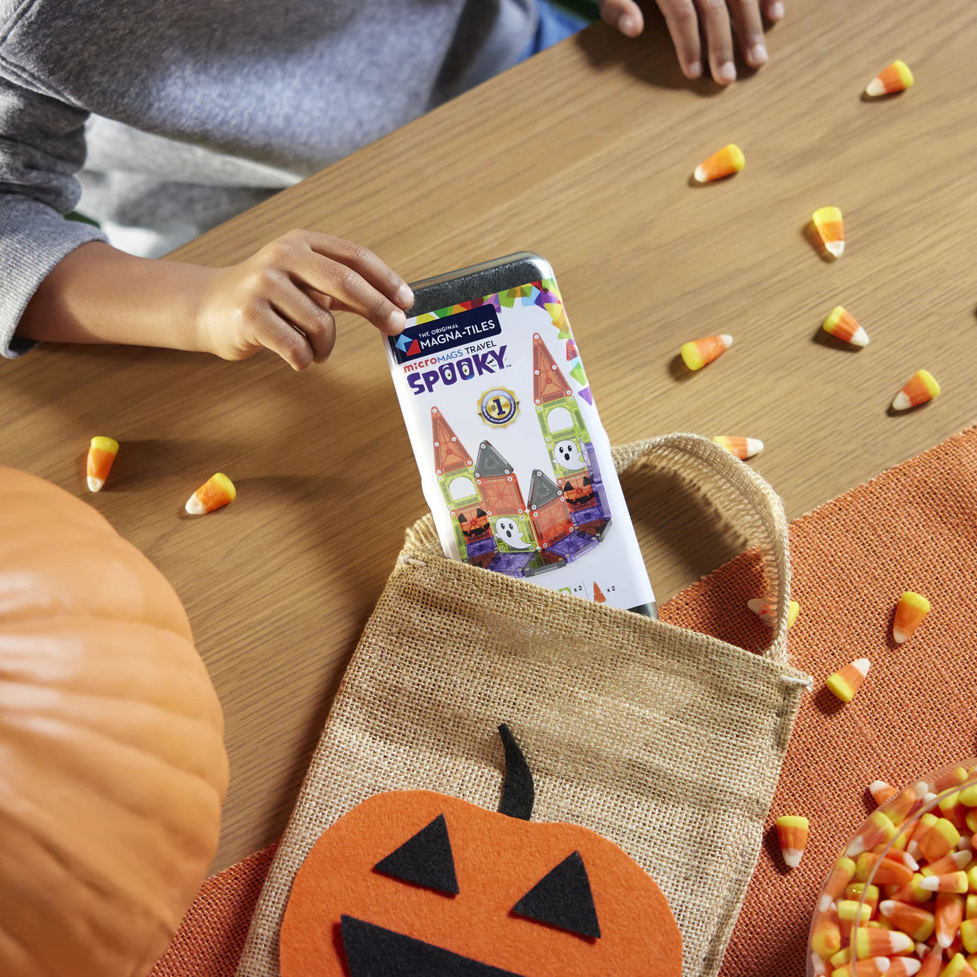 MAGNA-TILES® microMAGS Spooky 24-Piece Travel Set