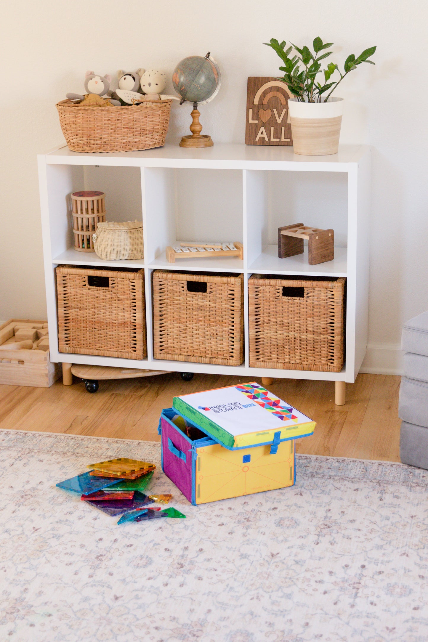 MAGNA-TILES® Storage Bin & Interactive Play-mat